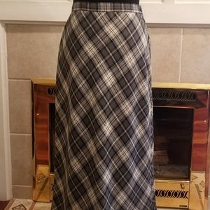 Sag Harbor plaid long skirt